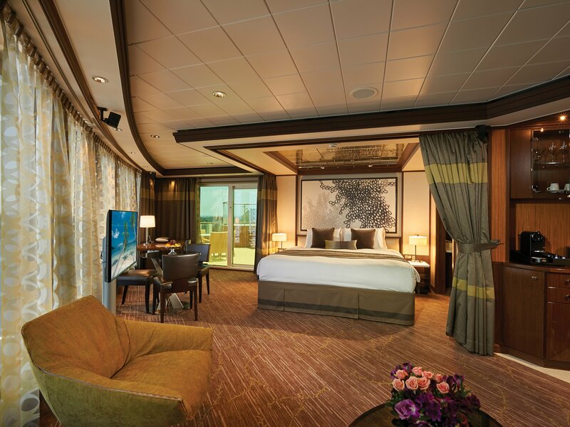 The Haven Deluxe Owner's Suite with Large Balcony